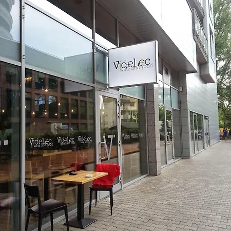 Two Triton Park Lägenhet