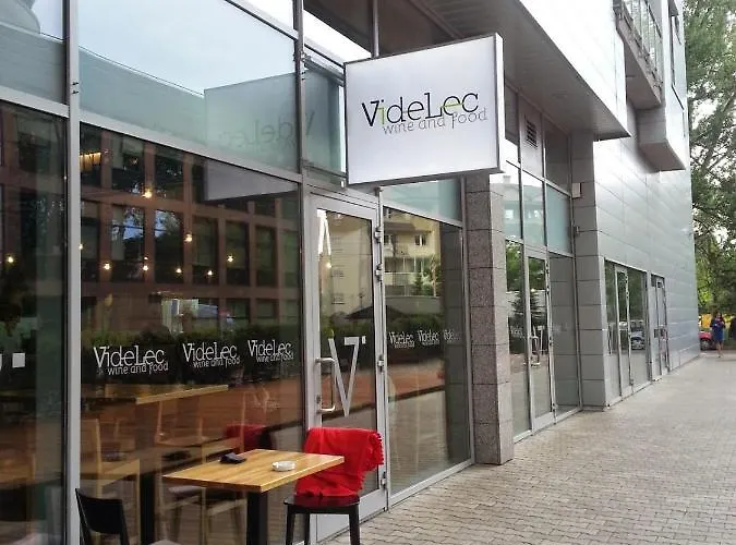 Two Triton Park Lejlighed