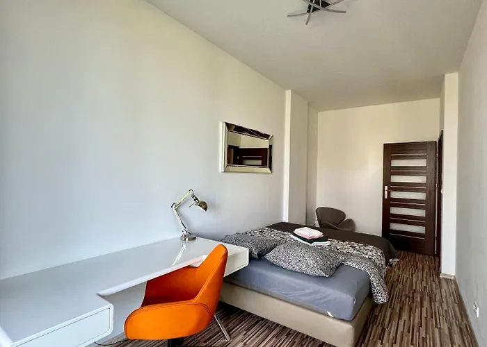 Two Triton Park Lejlighed *