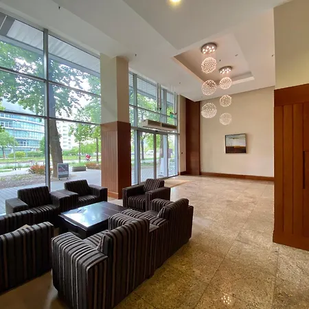 Two Triton Park Apartament